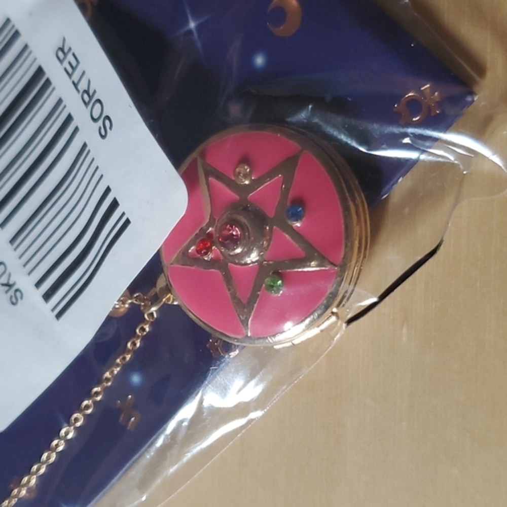 Sailor Moon R Brooch Pendant